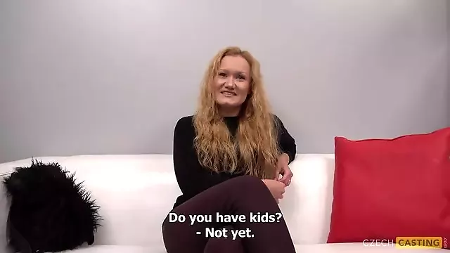 Blond Intervju, Tjeckisk Blond, Blond Milf, Små Bröst Blonda, Cast Tjeckisk, Tjeckisk, Milf Små Tuttar