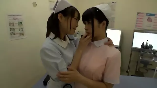 Wife was anal fucked by a perverted lesbian nurse