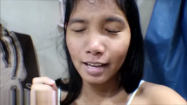 14 week pregnant thai teen heather deep solo in the bathtub finger fuck and
