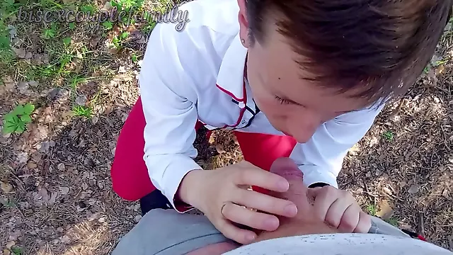 Almost caught giving a tasty blowjob in the woods