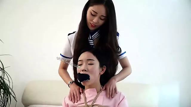 Lesbian Di Ikat, Lesbian Cina