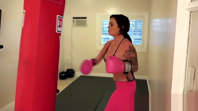 Mofos - I Know That Girl - Sexy Boxing Chick