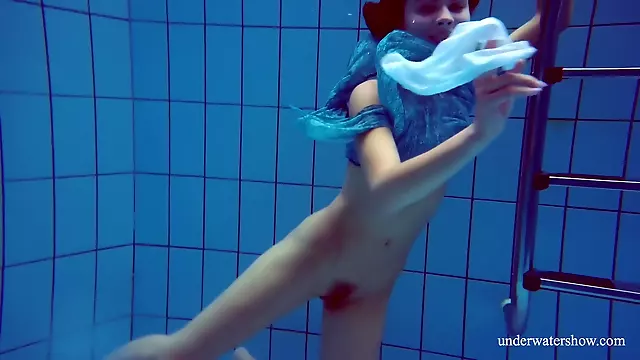 Sexy Tight Teen Marusia Swims Naked Underwater