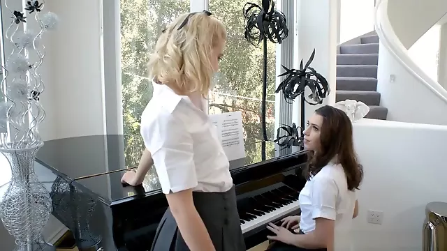 Teen Piano Students Fuck A Black Teacher During The Lesson