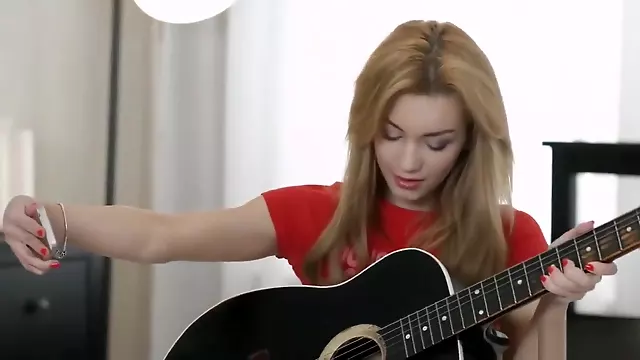 Sonya Sweet wanna learn to play her guitar but gets buttfucked instead
