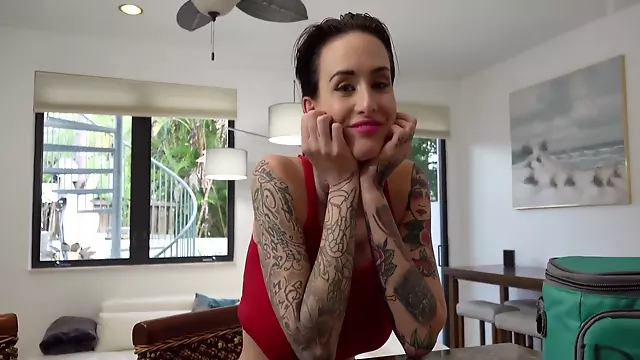 Hot Tatted Delivery Girl With A Big Round Ass Gets A Good Tip...literally!