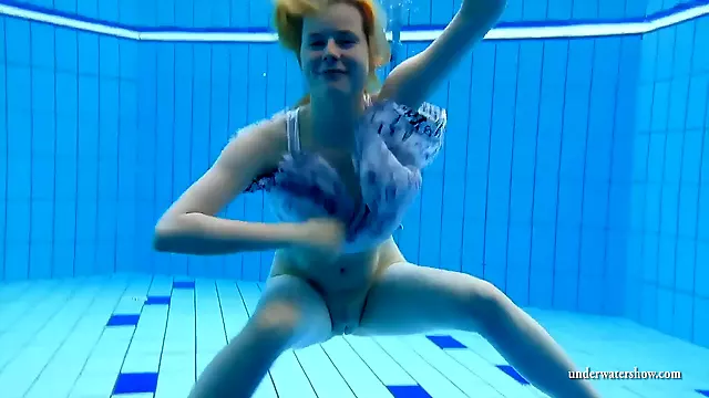 Lucie, underwater teen