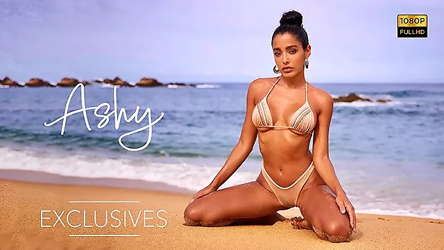 Beautiful Bikini Model Poses on Mexico Beach ASHY EXCLUSIVES
