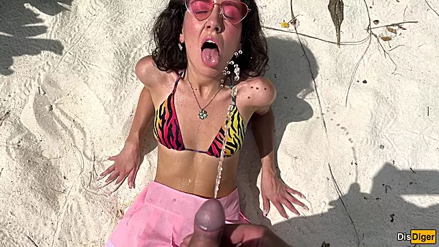 Katty Pees Powerfully On The Beach And I Give Her Golden Shower On Her Face
