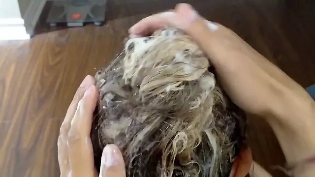 洗髪シャンプー