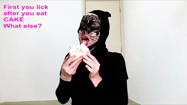 Cake fetish - First you lick after you eat